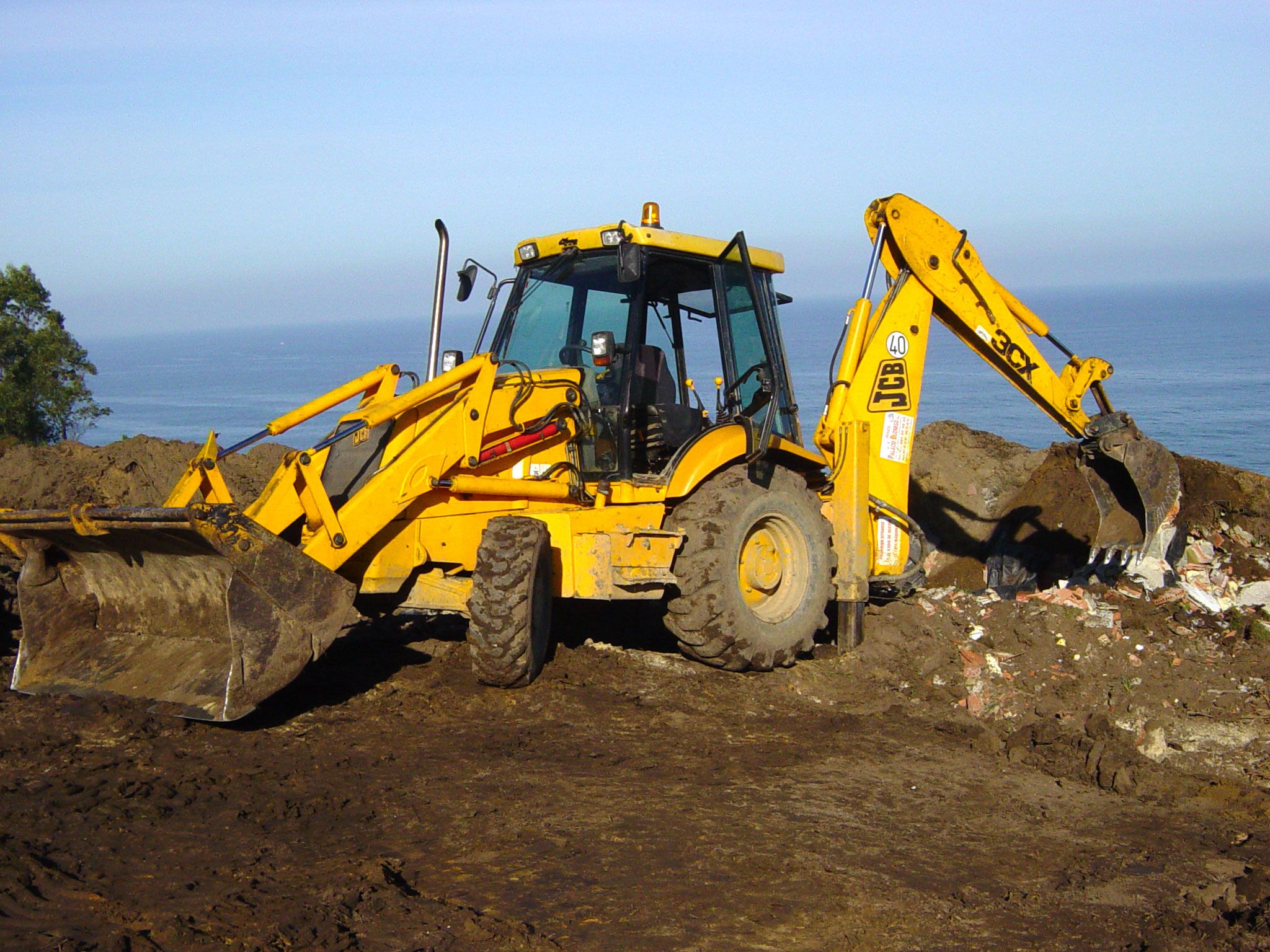 Excavaciones en Asturias. Transporte de materiales de construcción